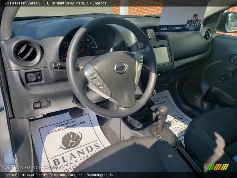 Brilliant Silver Metallic / Charcoal 2019 Nissan Versa S Plus
