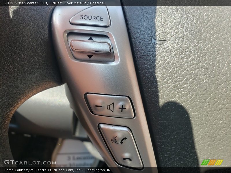Brilliant Silver Metallic / Charcoal 2019 Nissan Versa S Plus