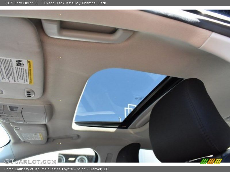 Tuxedo Black Metallic / Charcoal Black 2015 Ford Fusion SE