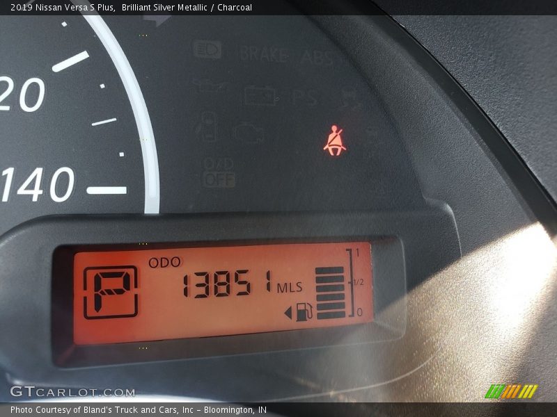 Brilliant Silver Metallic / Charcoal 2019 Nissan Versa S Plus