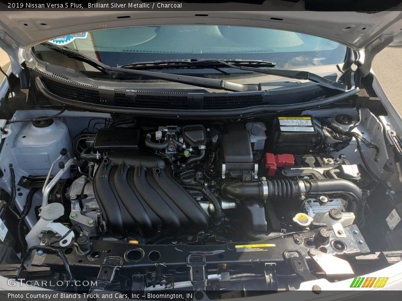 Brilliant Silver Metallic / Charcoal 2019 Nissan Versa S Plus