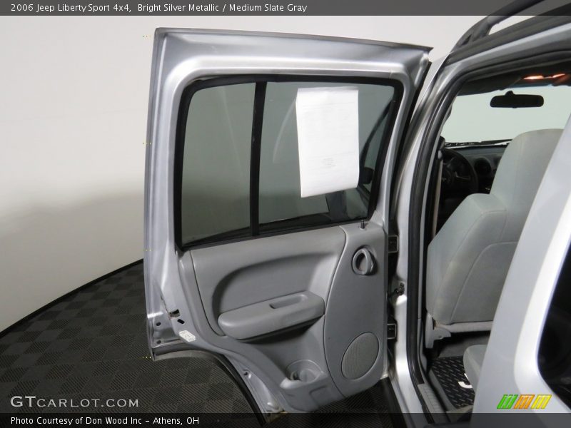 Bright Silver Metallic / Medium Slate Gray 2006 Jeep Liberty Sport 4x4