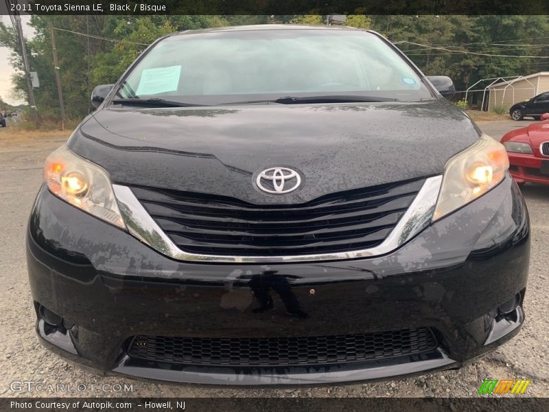 Black / Bisque 2011 Toyota Sienna LE