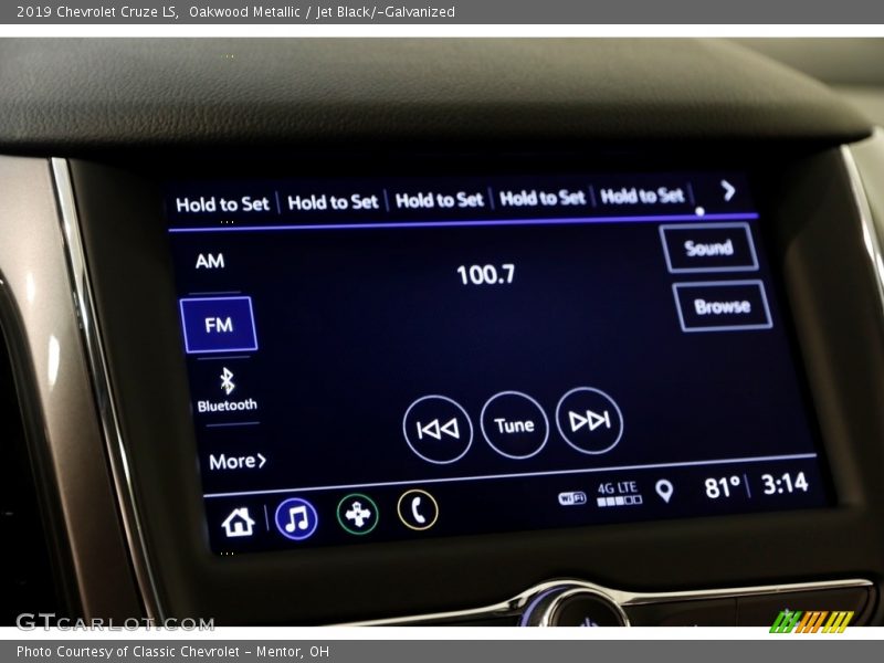 Oakwood Metallic / Jet Black/­Galvanized 2019 Chevrolet Cruze LS