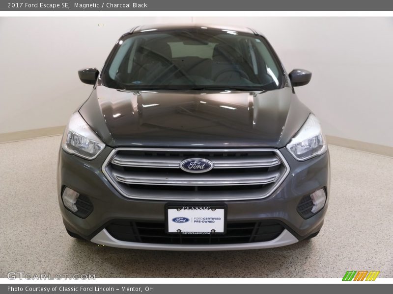 Magnetic / Charcoal Black 2017 Ford Escape SE