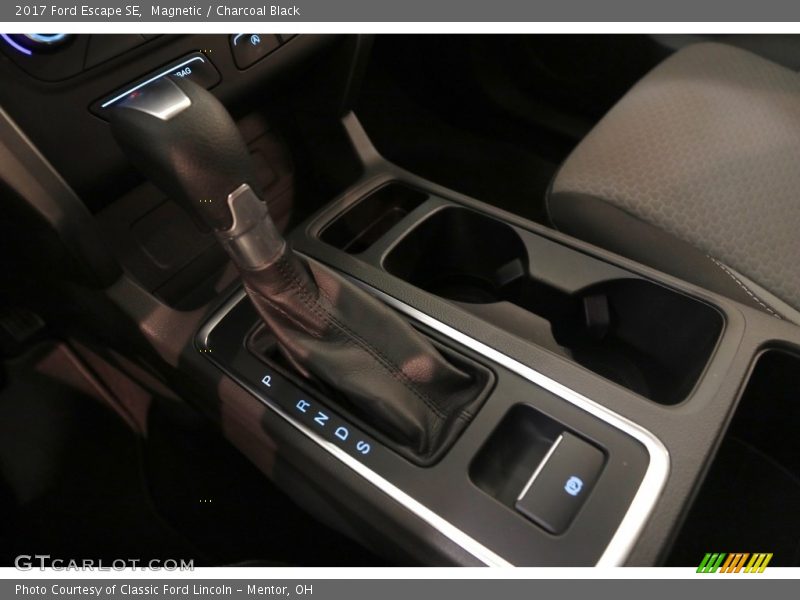 Magnetic / Charcoal Black 2017 Ford Escape SE