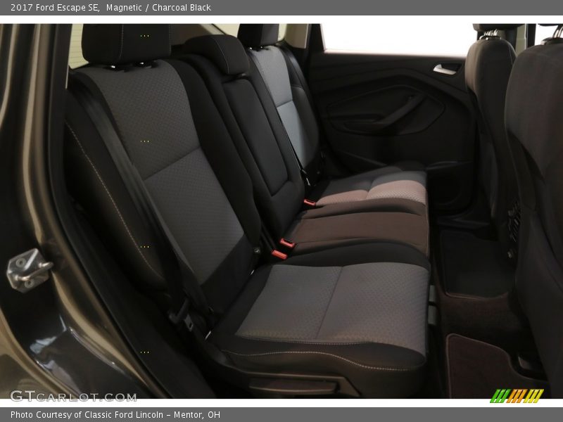 Magnetic / Charcoal Black 2017 Ford Escape SE