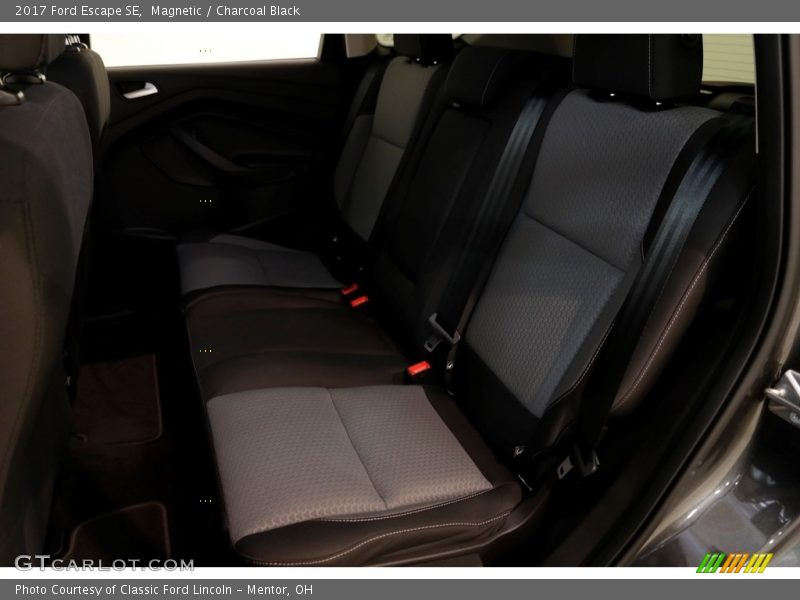 Magnetic / Charcoal Black 2017 Ford Escape SE