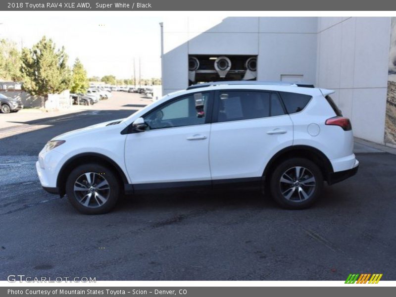 Super White / Black 2018 Toyota RAV4 XLE AWD