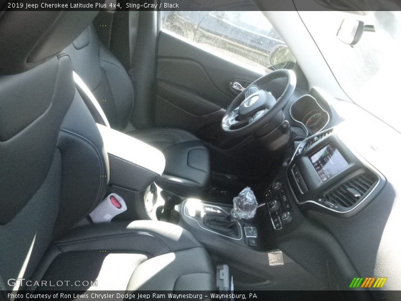 Sting-Gray / Black 2019 Jeep Cherokee Latitude Plus 4x4
