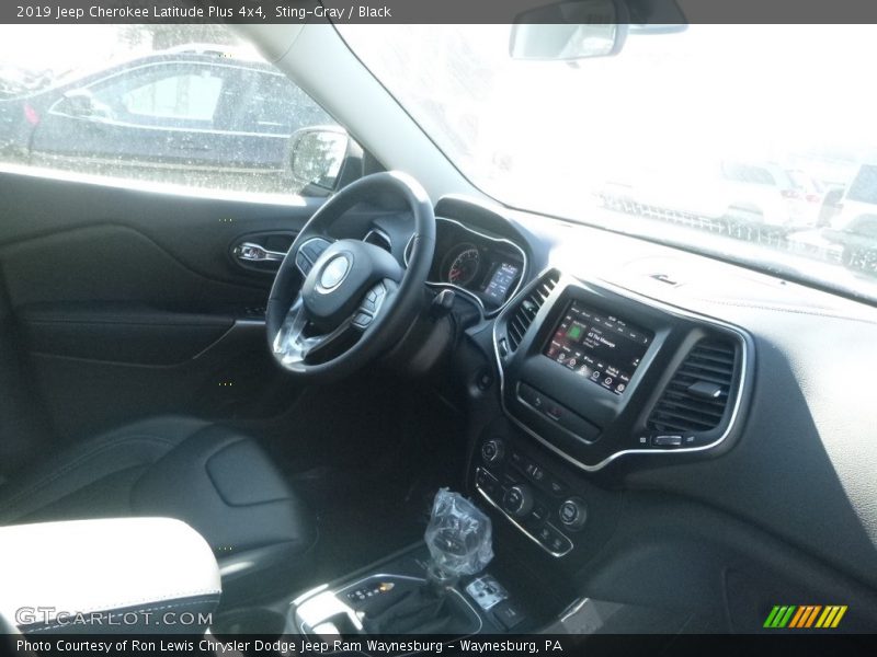 Sting-Gray / Black 2019 Jeep Cherokee Latitude Plus 4x4