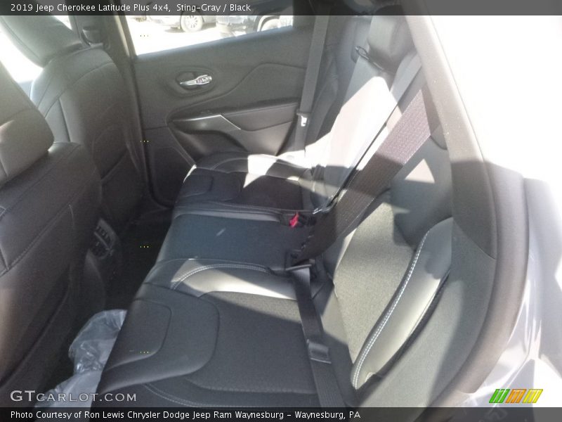 Sting-Gray / Black 2019 Jeep Cherokee Latitude Plus 4x4