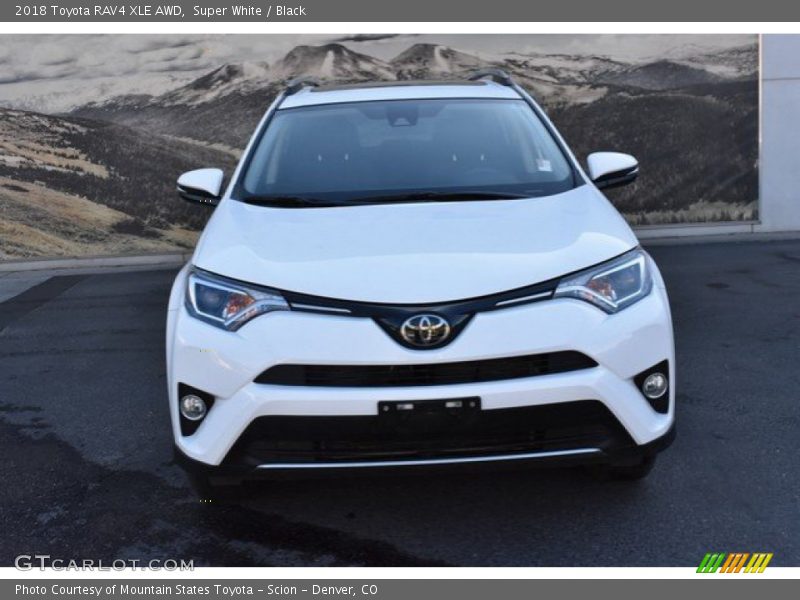 Super White / Black 2018 Toyota RAV4 XLE AWD