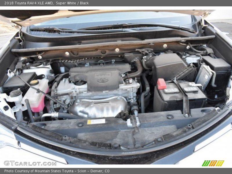 Super White / Black 2018 Toyota RAV4 XLE AWD