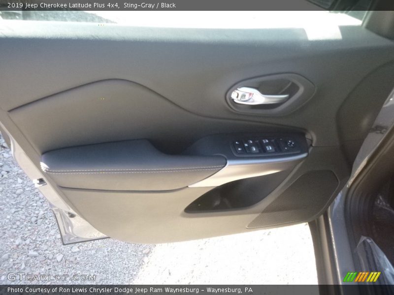 Sting-Gray / Black 2019 Jeep Cherokee Latitude Plus 4x4