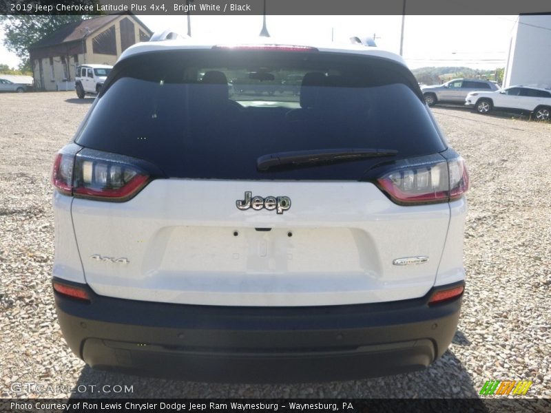 Bright White / Black 2019 Jeep Cherokee Latitude Plus 4x4