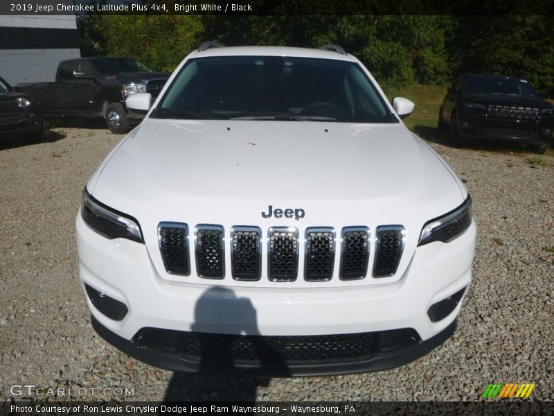 Bright White / Black 2019 Jeep Cherokee Latitude Plus 4x4