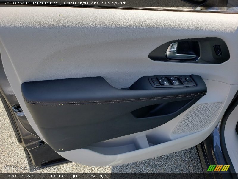 Granite Crystal Metallic / Alloy/Black 2020 Chrysler Pacifica Touring L