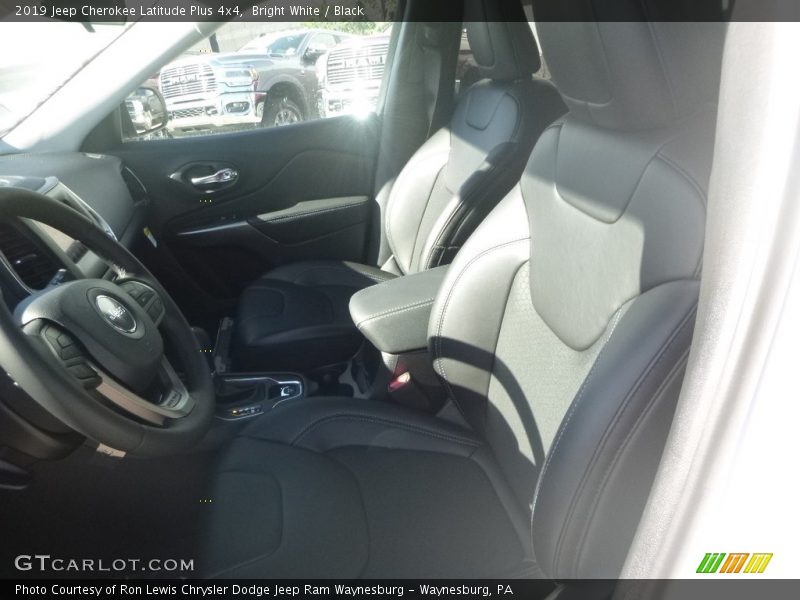 Bright White / Black 2019 Jeep Cherokee Latitude Plus 4x4