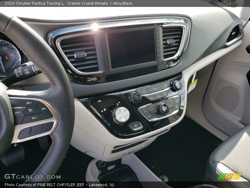 Granite Crystal Metallic / Alloy/Black 2020 Chrysler Pacifica Touring L