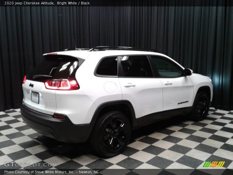 Bright White / Black 2020 Jeep Cherokee Altitude