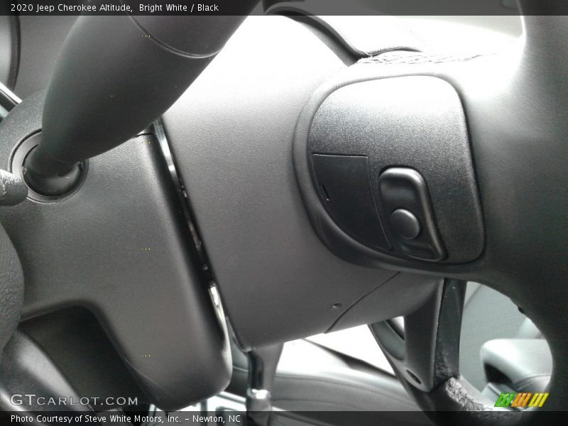 Bright White / Black 2020 Jeep Cherokee Altitude