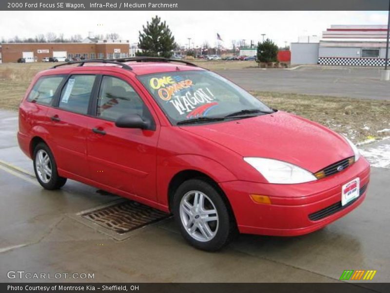 Infra-Red / Medium Parchment 2000 Ford Focus SE Wagon