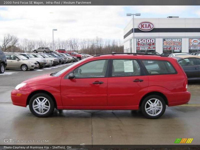 Infra-Red / Medium Parchment 2000 Ford Focus SE Wagon
