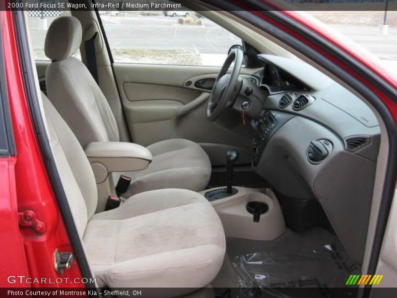 Infra-Red / Medium Parchment 2000 Ford Focus SE Wagon