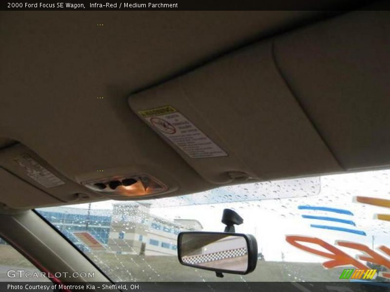 Infra-Red / Medium Parchment 2000 Ford Focus SE Wagon