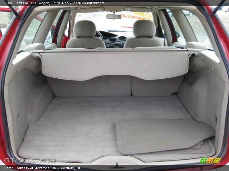 Infra-Red / Medium Parchment 2000 Ford Focus SE Wagon