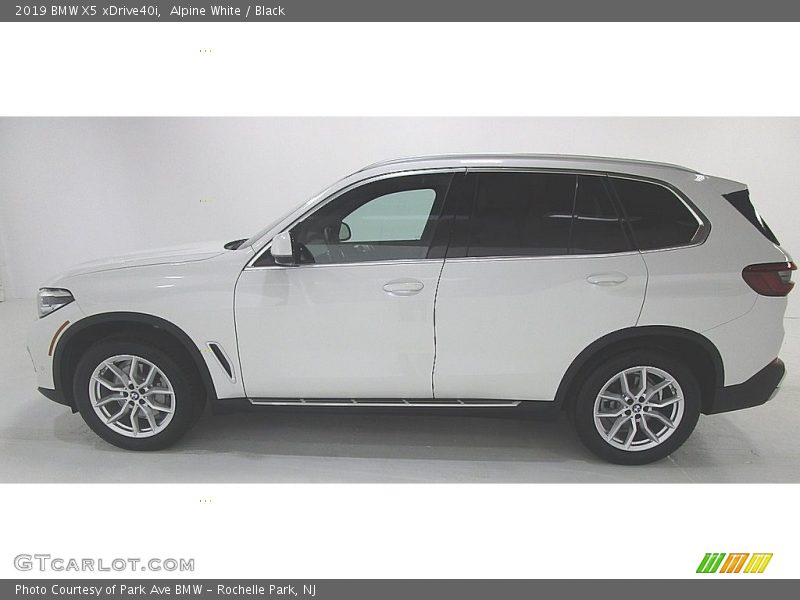 Alpine White / Black 2019 BMW X5 xDrive40i