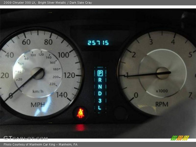 Bright Silver Metallic / Dark Slate Gray 2009 Chrysler 300 LX