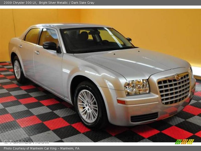 Bright Silver Metallic / Dark Slate Gray 2009 Chrysler 300 LX