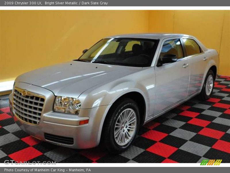 Bright Silver Metallic / Dark Slate Gray 2009 Chrysler 300 LX