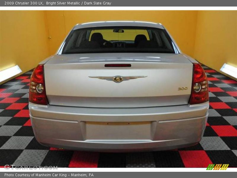 Bright Silver Metallic / Dark Slate Gray 2009 Chrysler 300 LX