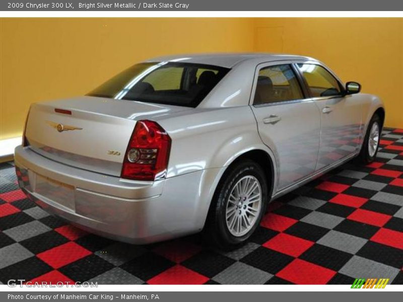 Bright Silver Metallic / Dark Slate Gray 2009 Chrysler 300 LX