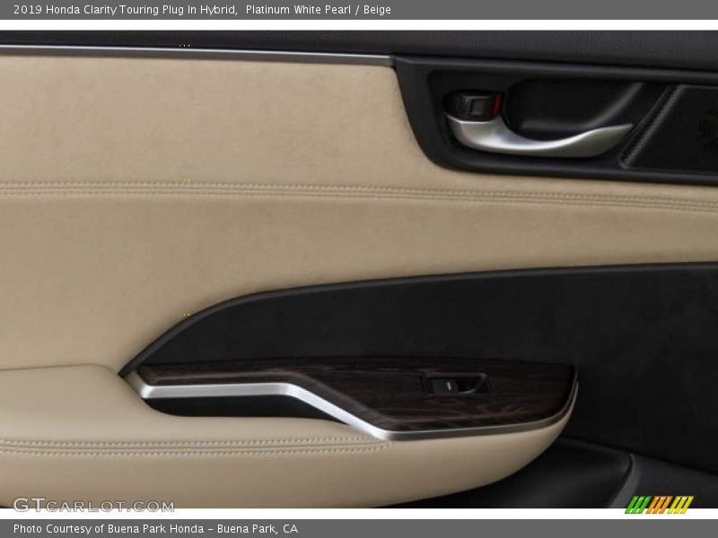 Platinum White Pearl / Beige 2019 Honda Clarity Touring Plug In Hybrid