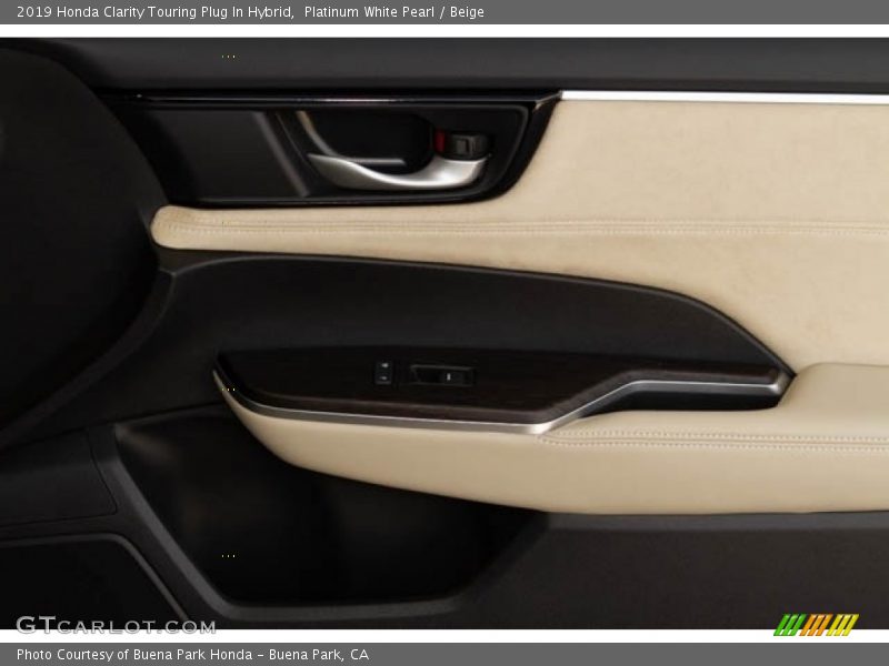 Platinum White Pearl / Beige 2019 Honda Clarity Touring Plug In Hybrid