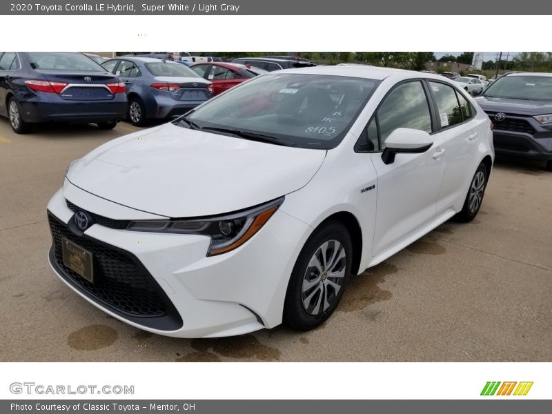 Front 3/4 View of 2020 Corolla LE Hybrid