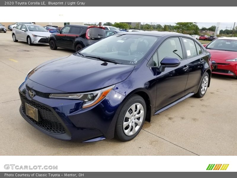 Front 3/4 View of 2020 Corolla LE