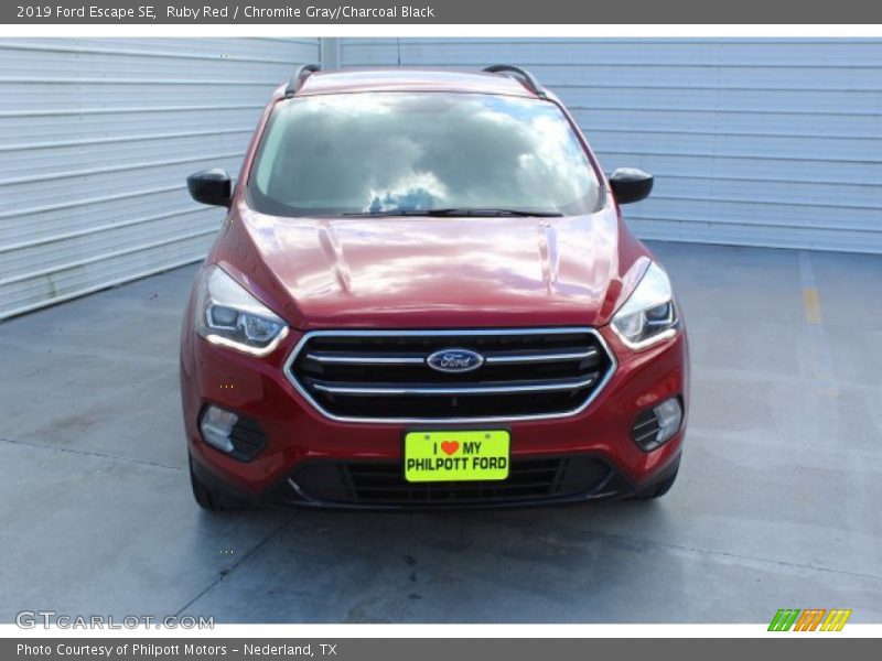 Ruby Red / Chromite Gray/Charcoal Black 2019 Ford Escape SE