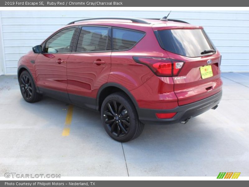 Ruby Red / Chromite Gray/Charcoal Black 2019 Ford Escape SE