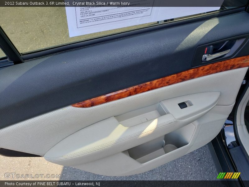 Crystal Black Silica / Warm Ivory 2012 Subaru Outback 3.6R Limited