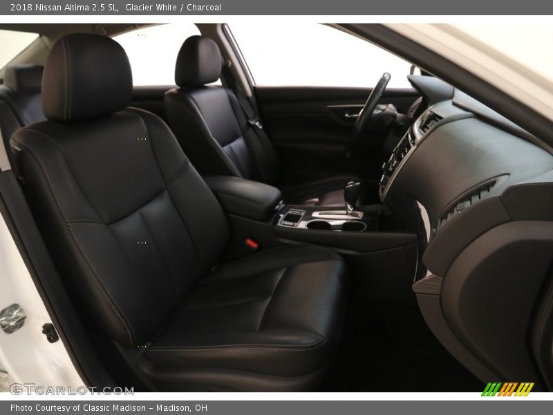 Glacier White / Charcoal 2018 Nissan Altima 2.5 SL