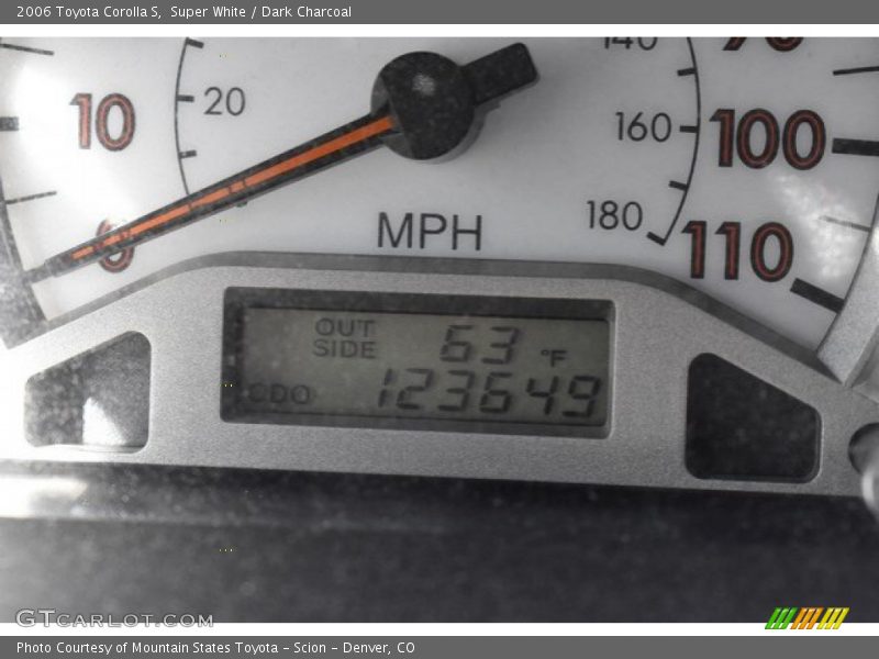 Super White / Dark Charcoal 2006 Toyota Corolla S