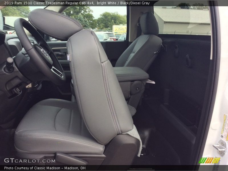 Bright White / Black/Diesel Gray 2019 Ram 1500 Classic Tradesman Regular Cab 4x4
