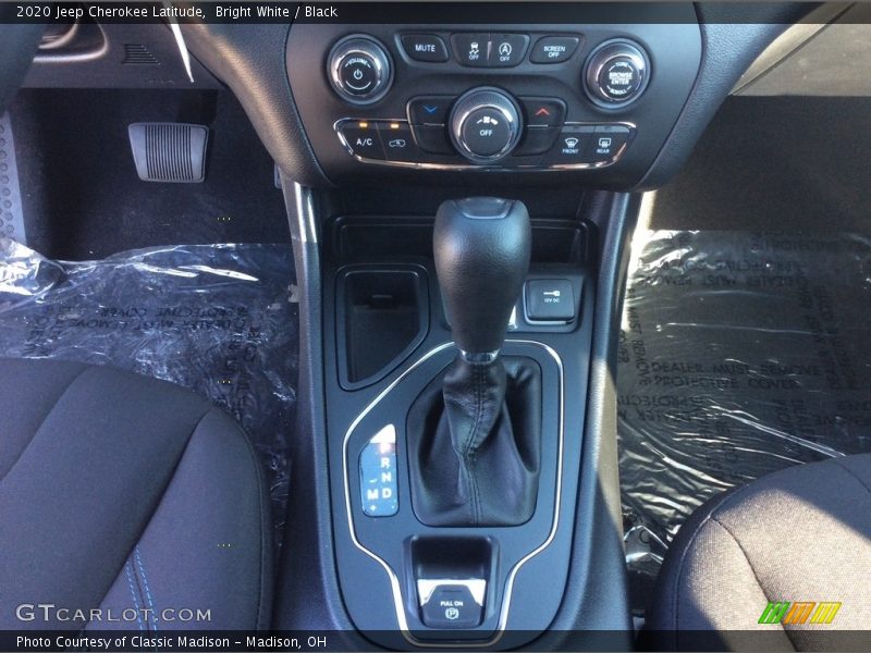 Bright White / Black 2020 Jeep Cherokee Latitude