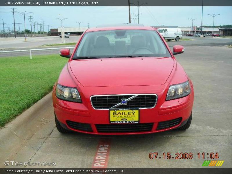 Passion Red / Dark Beige/Quartz 2007 Volvo S40 2.4i