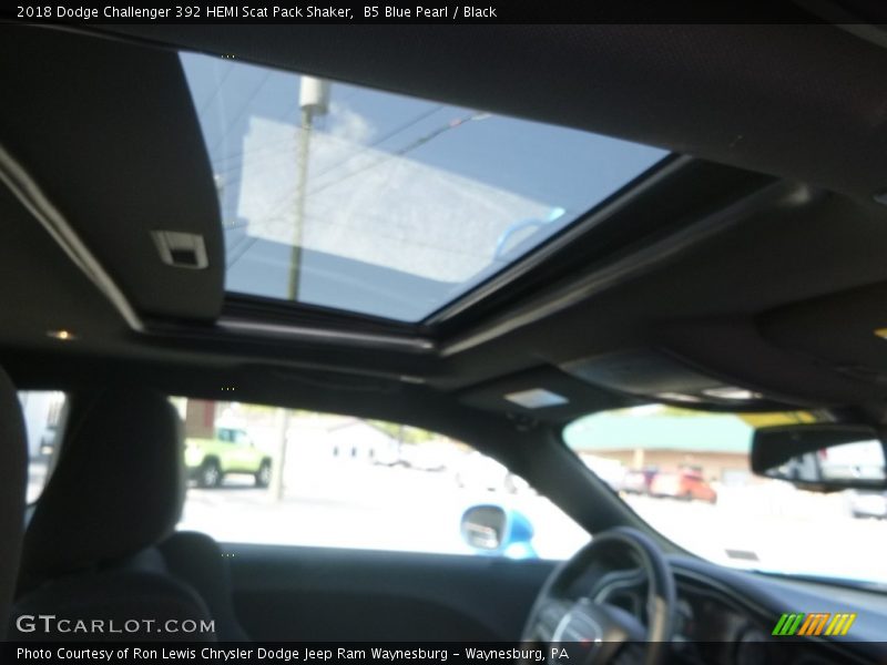 B5 Blue Pearl / Black 2018 Dodge Challenger 392 HEMI Scat Pack Shaker